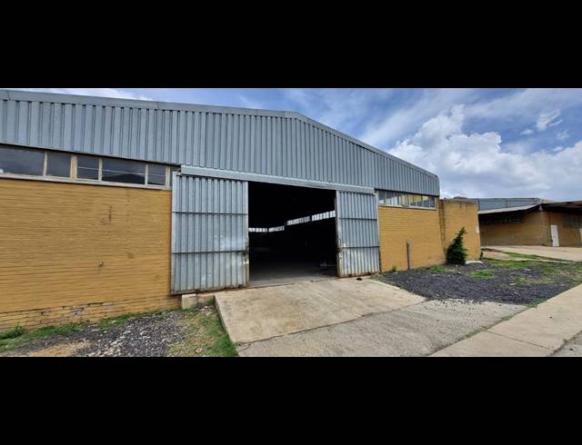 3,674M² WAREHOUSE FOR SALE IN AUREUS